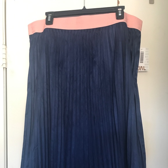 LuLaRoe Dresses & Skirts - Lualroe elegant Jill crushed velvet